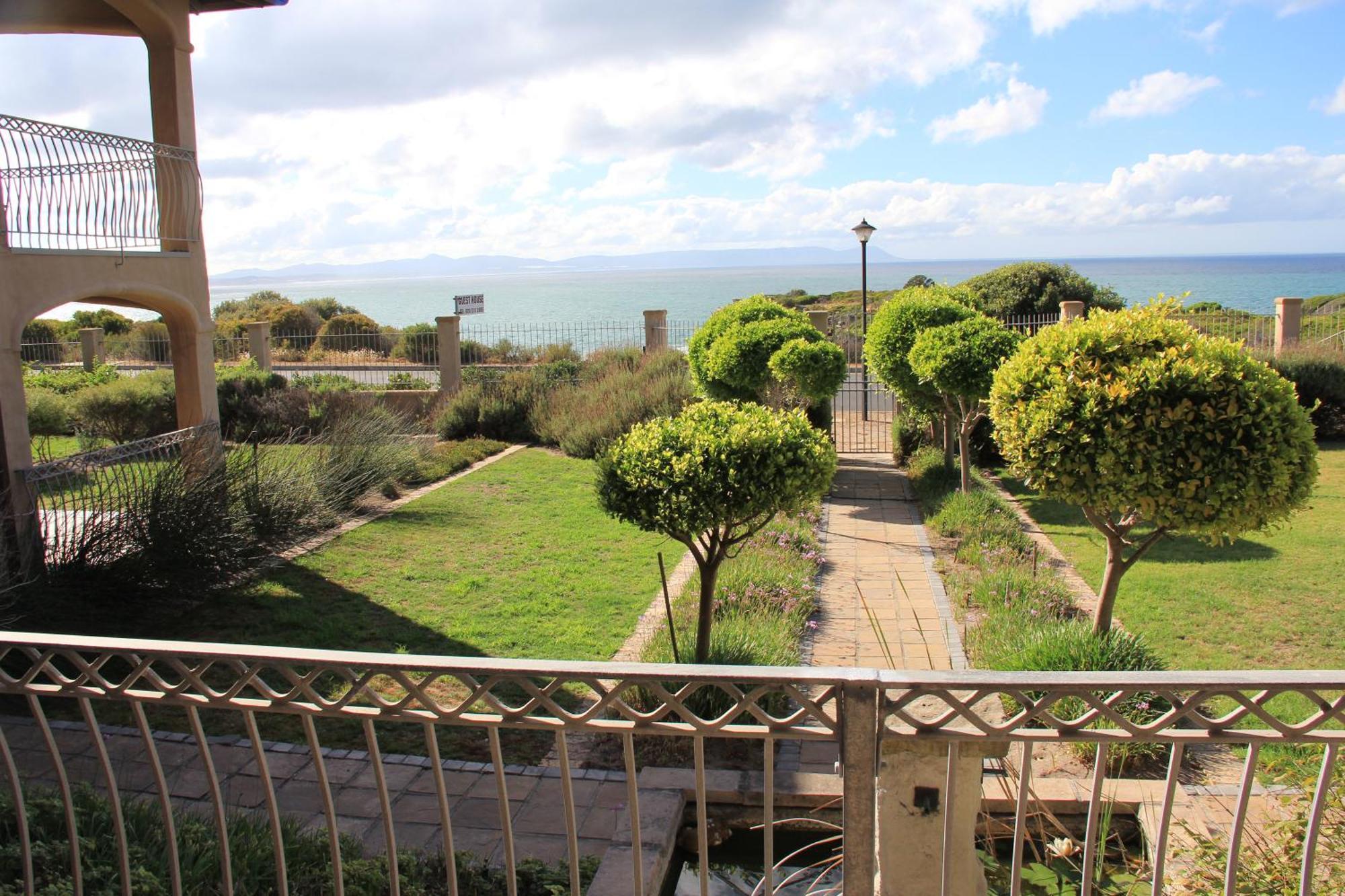 On The Cliff Guest House Hermanus Exteriér fotografie